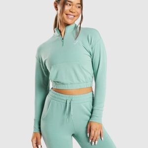 Training Pippa Pullover